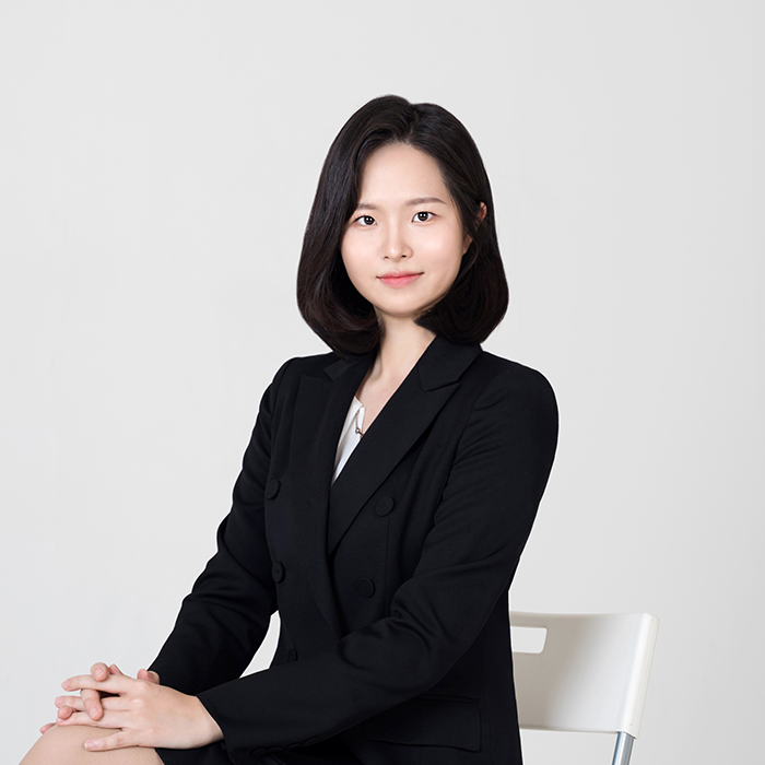 <p style="background-color: rgba(34, 34, 34, 0.15);padding:15px; "><span style="font-size: 30px;color:white;text-align:left;">Song Ji-won</span><span style="font-size: 18px;color:rgba(255, 255, 255, 0.75);text-align:left;">  Lawyer</span></span></p>
