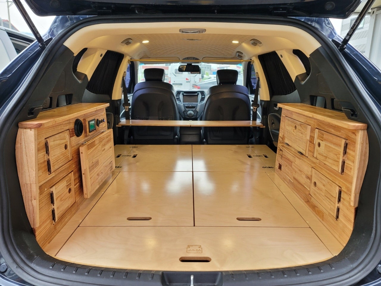 잼캠핑카 JAMRV 에서 제작한 SUV캠핑카