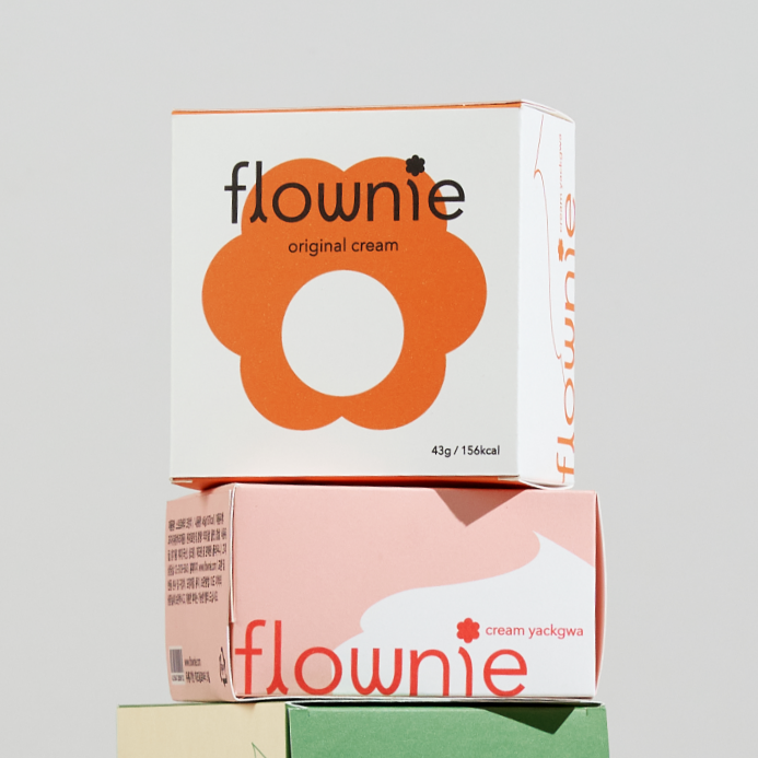 <p class="title">flownie<img src="https://cdn.imweb.me/thumbnail/20220802/69460bf1d2374.png"></P><p class="sub">이예주</p>