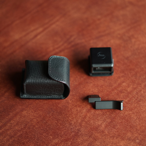 Multi Pouch for Leica Visoflex 2 & Thumb support (for M11) : LEICA