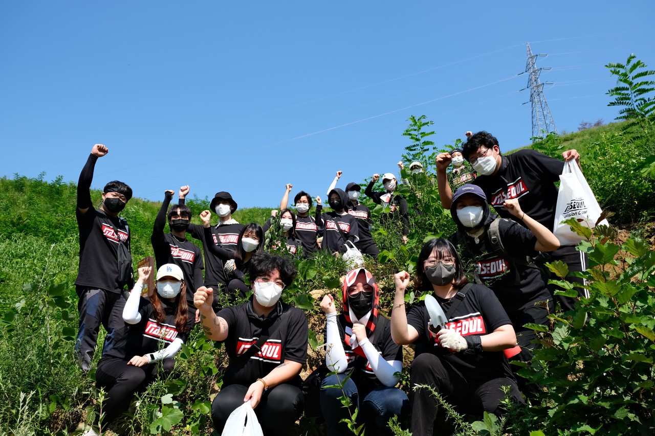 1%ForthePlanet, 강원산불피해 복구 6000평 숲조성<br>강원도 산불발화지 마을 물품기부<br> - 이타서울 청년 사회공헌팀 -<br>안가영,권인구,신은경,이진주,남상문,이지현,손연서,김건우<br>김현실,박지원,김성년,이수진,이현정,조예빈,서한주,최원정