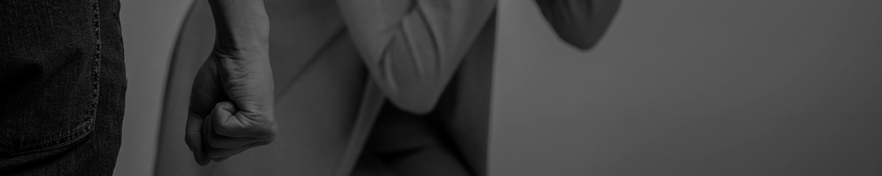 <P style="line-height: 1; text-align: center;"> <strong> <span style="color: rgb(230, 147, 0); font-size:  50px;"> 강력범죄 </span> </strong> </P> <p style="line-height: 0.3; text-align: center; "><span style="color: rgb(238, 238, 238); font-size: 18px;">폭력, 무기를 사용하여 저지르는 범죄입니다. <br>대표적으로 살인, 강도, 상해, 협박, 아동학대 등이 있으며, 강력범죄는 증거에 의해서 사실이 인정이 되므로 경찰 조사단계부터 초기 대응이 매우 중요합니다.<br> 사건의 특수성에 따라서, 형량 차이가 발생할 수 있으므로 초동 대처를 신속하게 진행해야 합니다.</span></p>