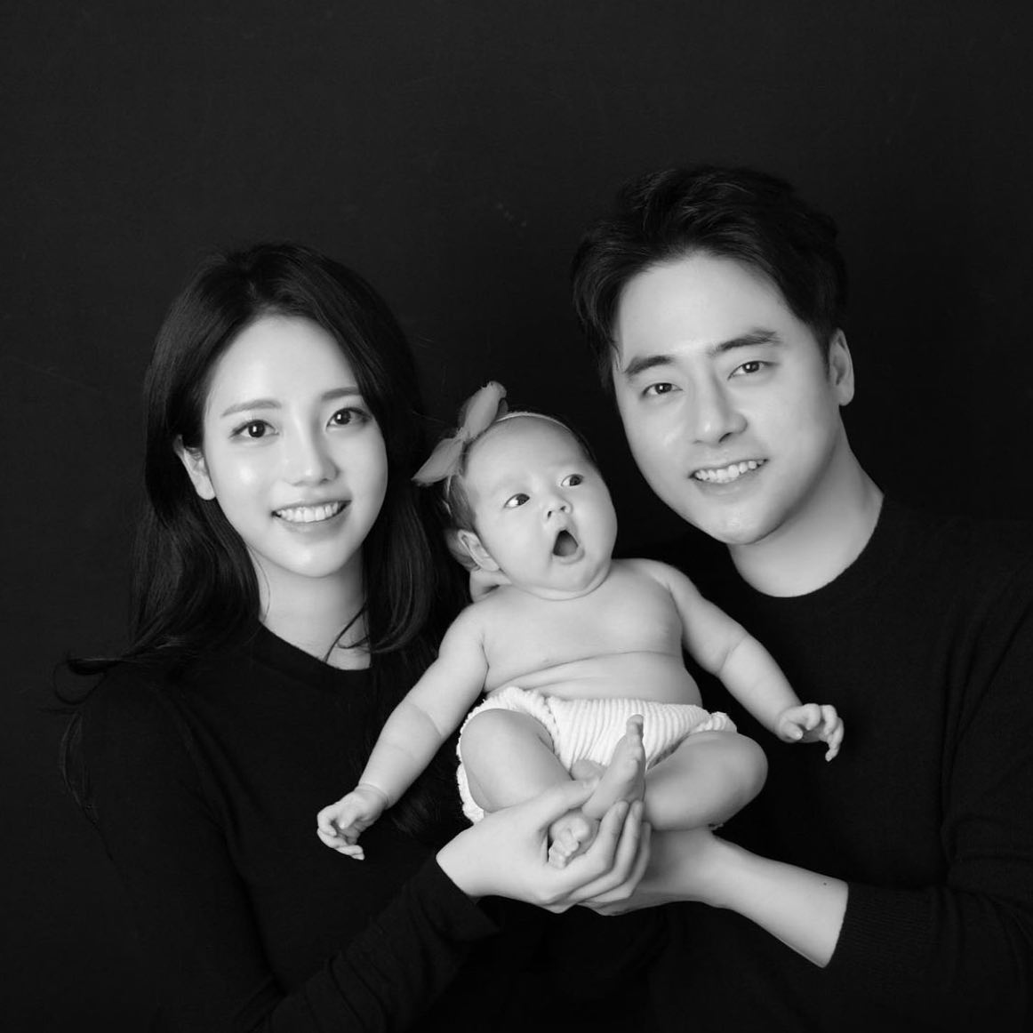 남편 이상원 씨와 장녀 이태리 양과 함께 촬영한 가족사진.