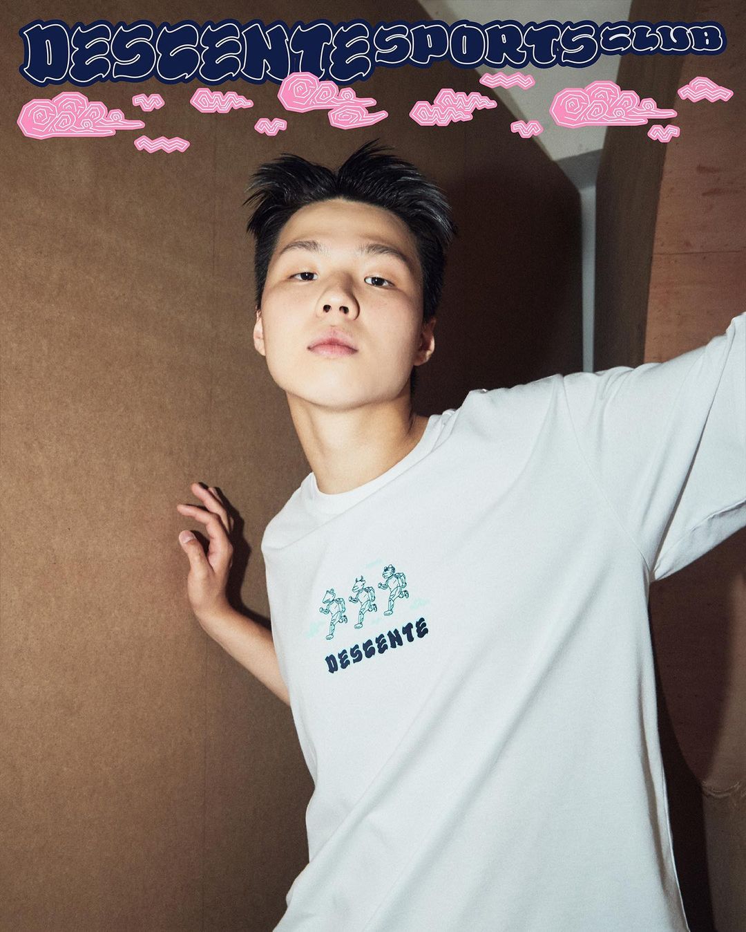 데상트 런투게더 컬렉션 의류 그래픽 디자인