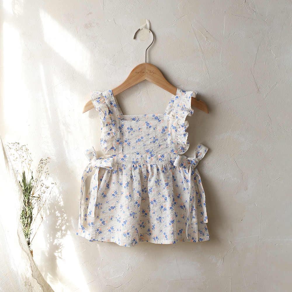 Libby blue frilled apron