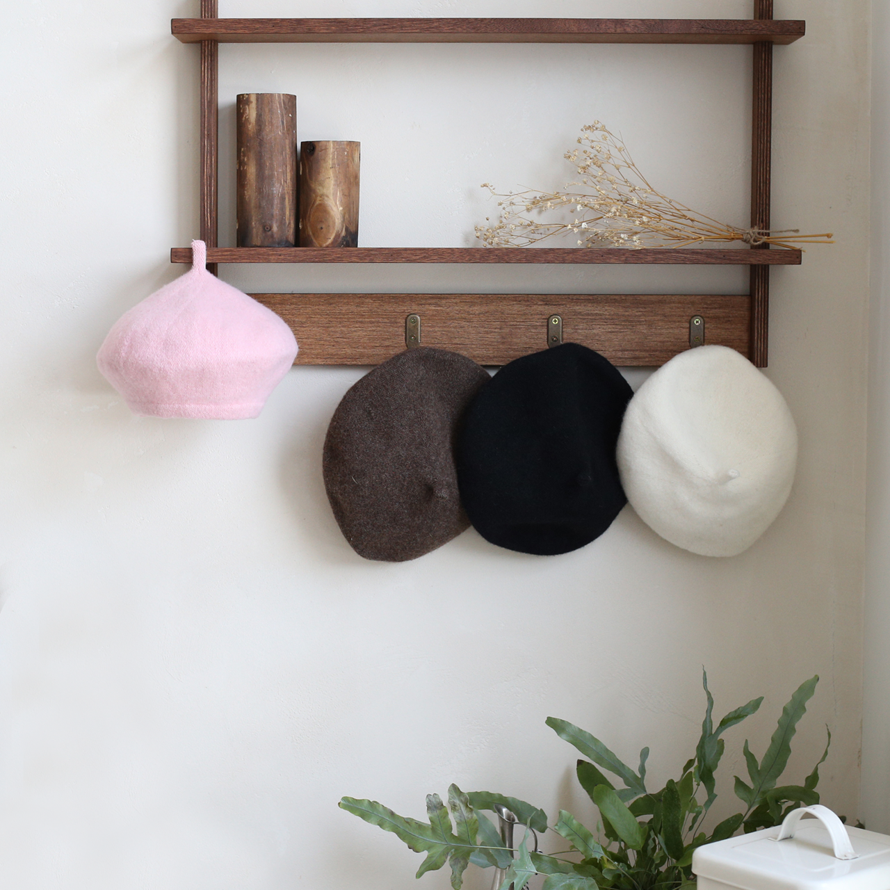 Acorn wool beret