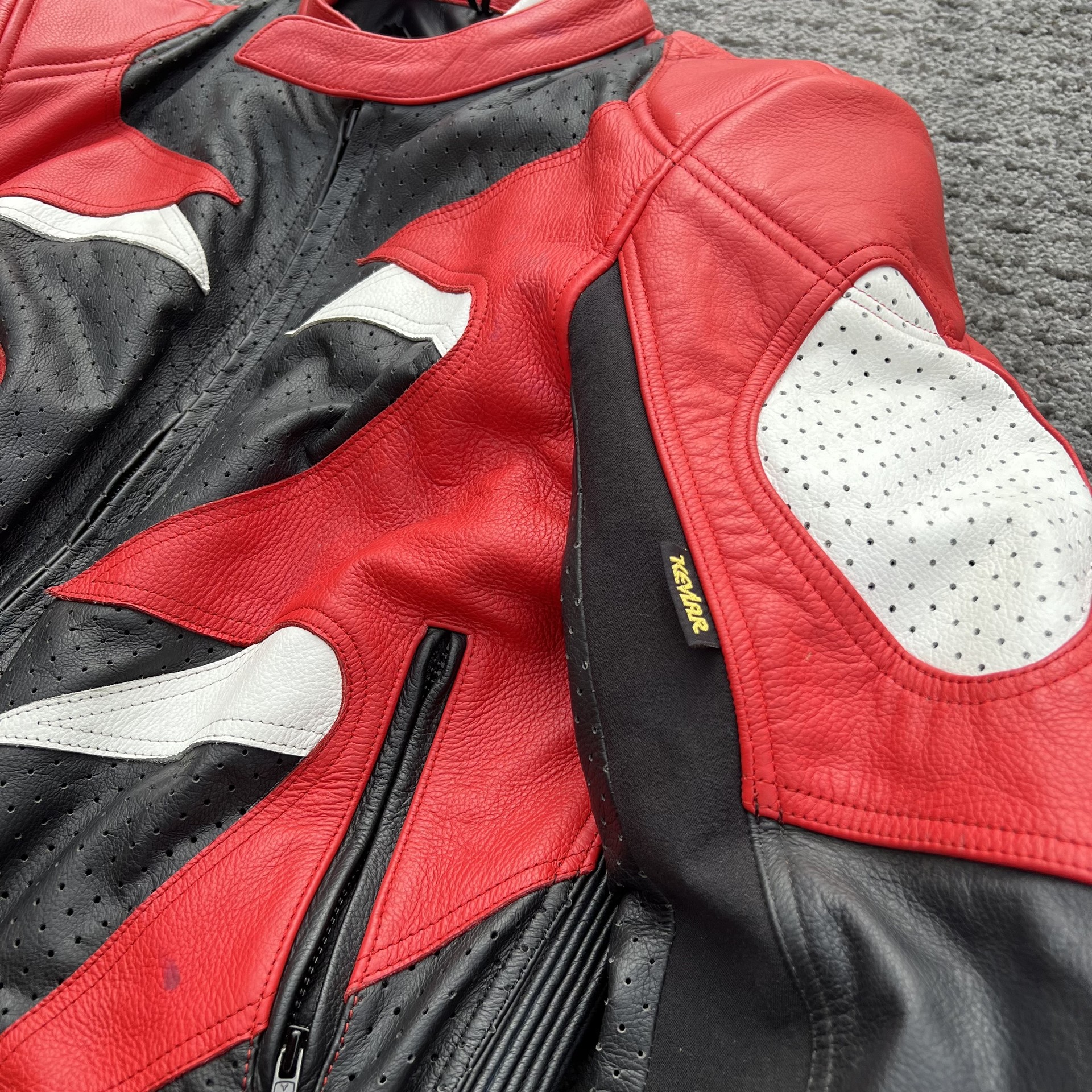 mossi red racing jaket : soberseoul