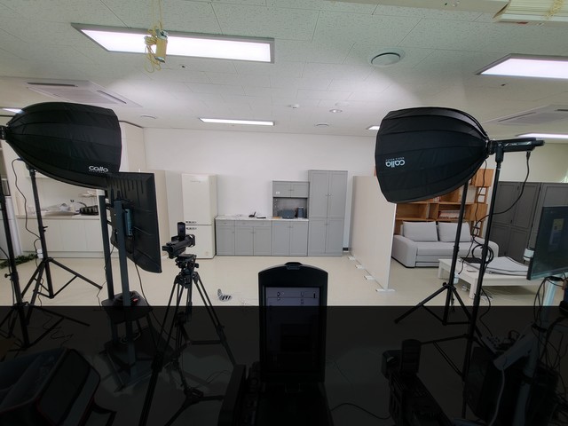 <p style="line-height: 1.2; padding-left: 20px;"><span style="font-size: 16px; color: rgb(239, 182, 21);"><strong>회사</strong></span></p>  <h5 style="line-height: 1.2; padding: 0px 0px 16px 20px;"><span style="color: rgb(255, 255, 255);"><strong>와이케이이</strong></span></h5>