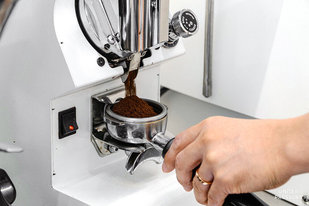 왜, 커피를 내릴 때 원두를 분쇄해야 할까? : COFFEE GUIDE