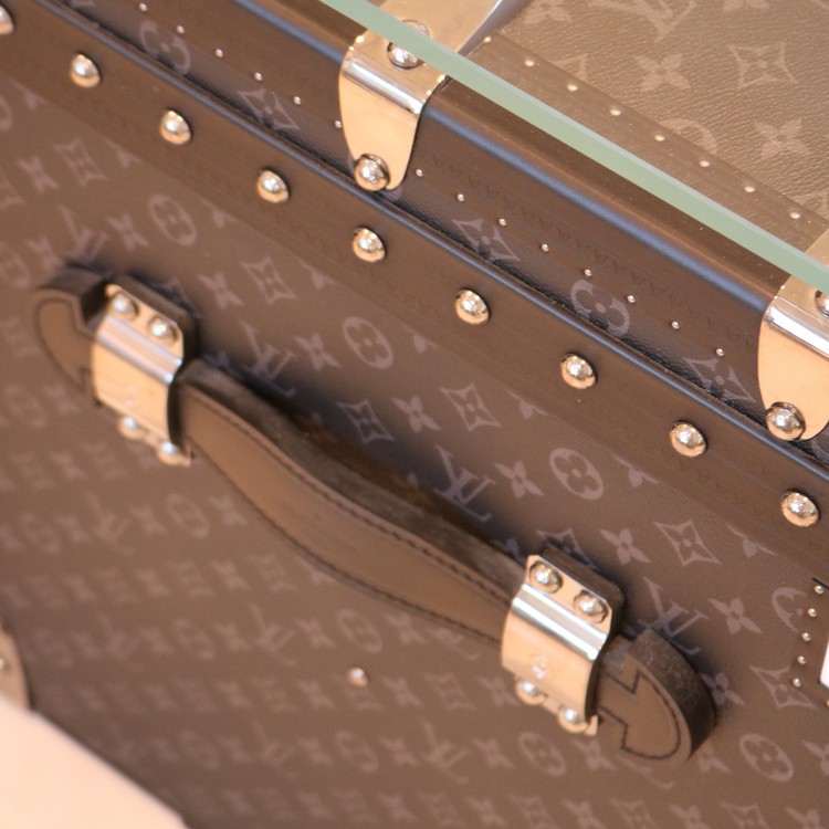 Baul de correo Louis Vuitton Malle Courrier 110 en lona Monogram marrón y  fibra vulcanizada negra