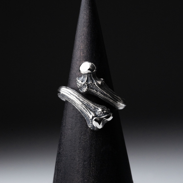 Tibia and Femur Ring in Pewter, Bone Ring, Medical Jewelry