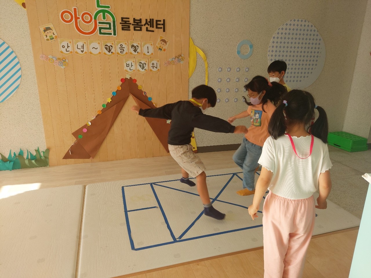 <p style="margin-left:10px;">시흥 배곧센텀베이2차 15호점</p><h5 style="margin-left:10px">031) 499-3009</h5>