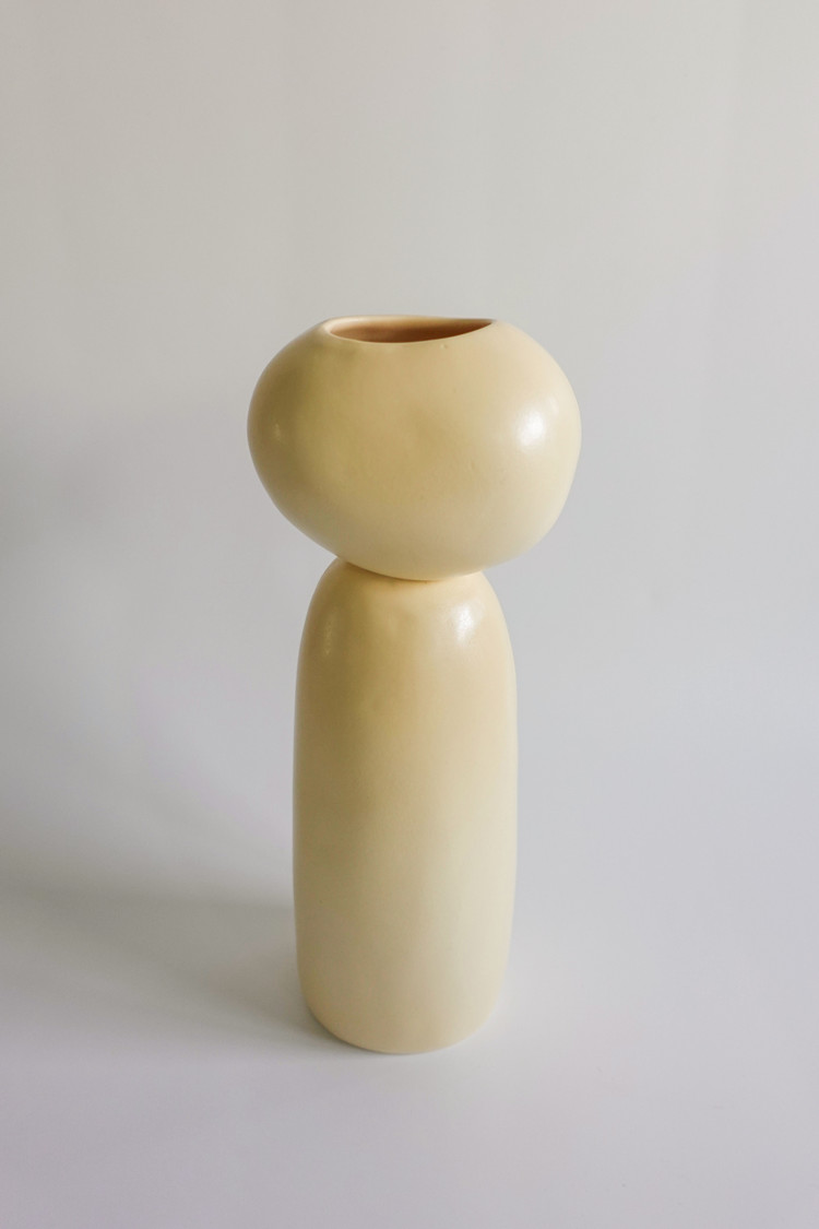 pebble vase - butter : MONUAND