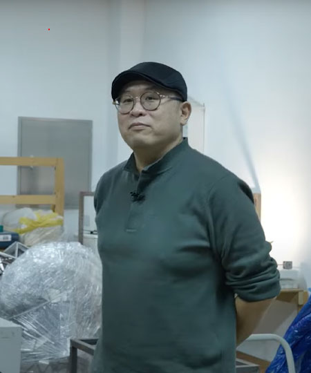 <p style="margin-left:10px;">작가</p><h5 style="margin-left:10px">한승구</h5>
