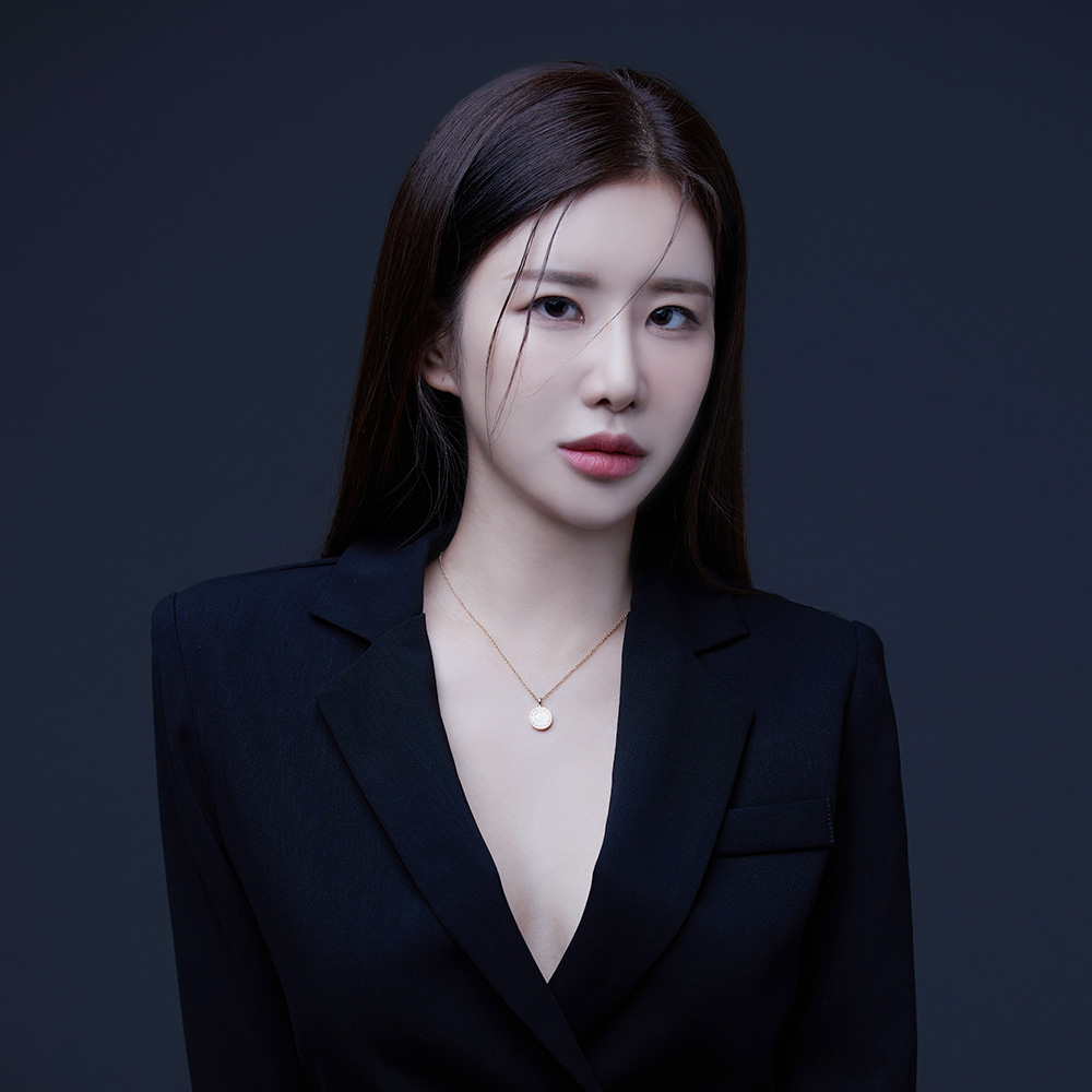 서대문 협업점<br>Scalp Designer<br><br>그레이시티 본사 시술 원장(현)<br>그레이시티 본사 기초 교육 보조강사(현)<br>SISA 국제미용연합회 부회장<br>Graycity Bald head Design/<br>Scalp Micro Pigmentation 수료<br>SMP MASTER COURS 전문가 과정 수료<br>ISO 17024 국제 자격증 수료<br>성형외과 /피부과 모발이식 병원 총 12년 경력<br>(수술방 팀장, 상담 실장, 피부 관리사)<br>간호 조무사 국가 자격증 보유<br>미용 국가 자격증 보유