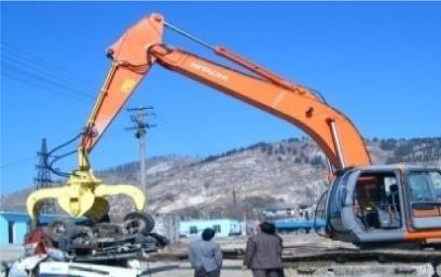 scrap grapple, heavy equipment, excavator attachment, hydraulic attachment, 
