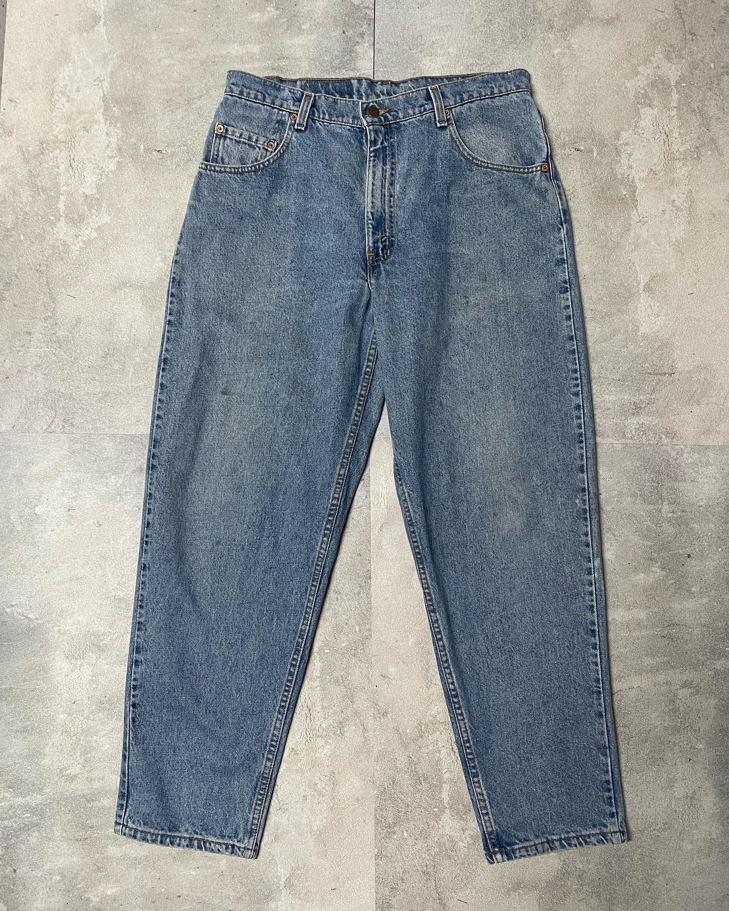 Levi's 550 tapered denim pants for men, equivalent to W35 / eaa520753