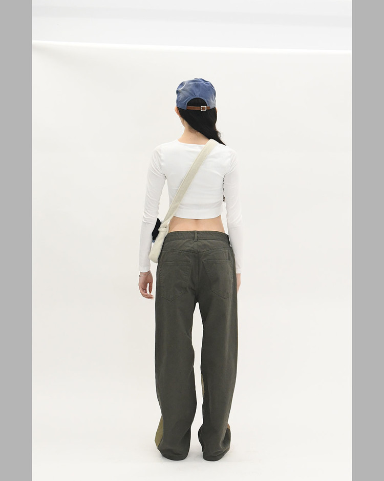 SPRAYED OBLIQUE LINE INCISION PANTS (KHAKI) : THE MUSEUM VISITOR
