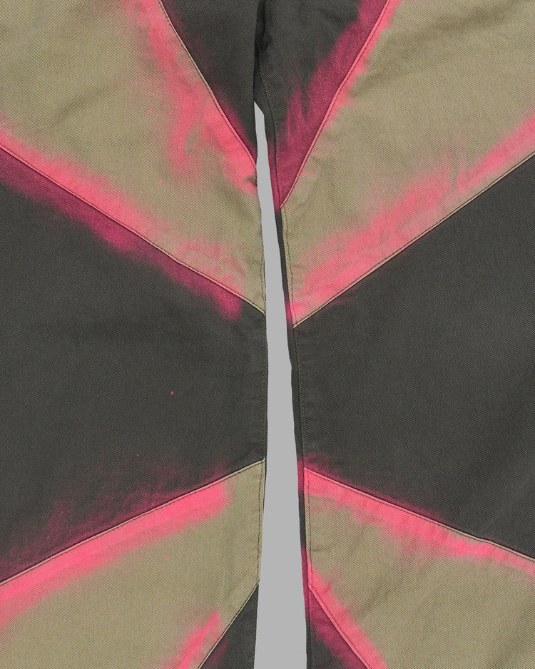 SPRAYED OBLIQUE LINE INCISION PANTS (KHAKI) : THE MUSEUM VISITOR