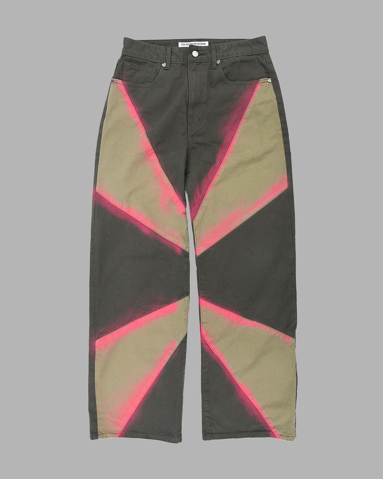 [THE MUSEUM VISITOR]★SPRAYED OBLIQUE LINE INCISION PANTS SPRAYED OBLIQUE LINE INCISION PANTS (KHAKI) : THE MUSEUM VISITOR