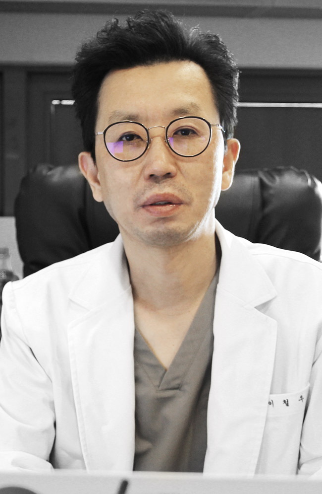 이철우 <font size="2px">원장님</font>