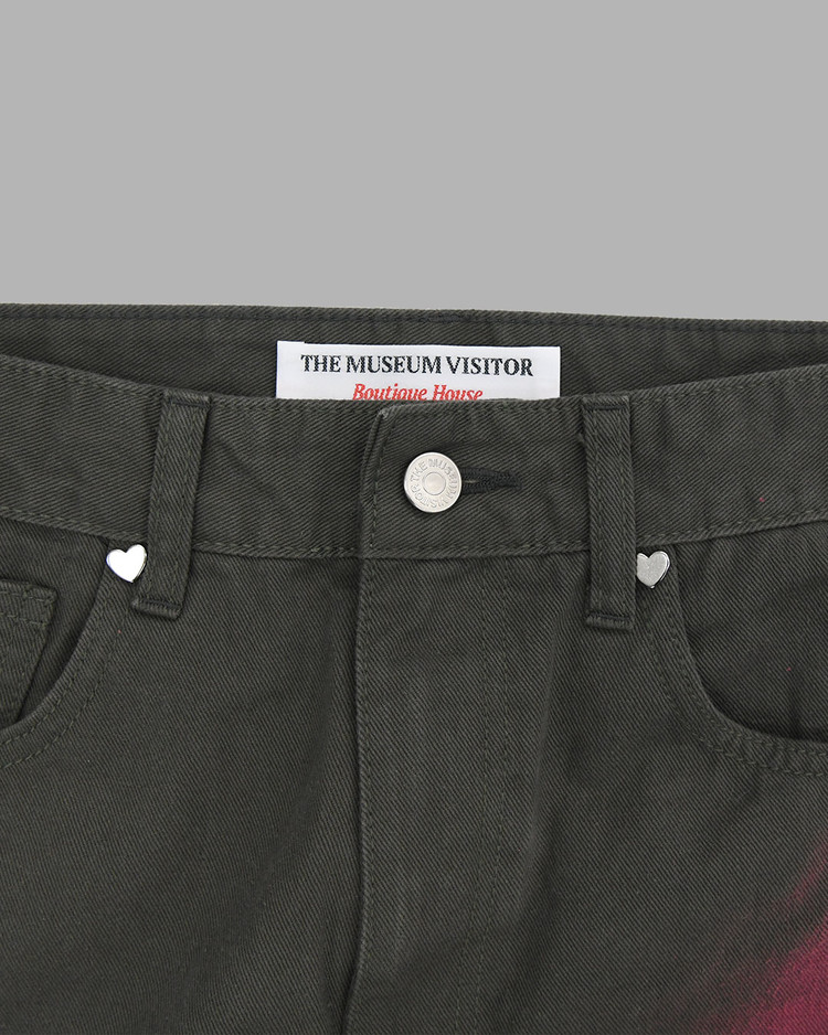 SPRAYED OBLIQUE LINE INCISION PANTS (KHAKI) : THE MUSEUM VISITOR