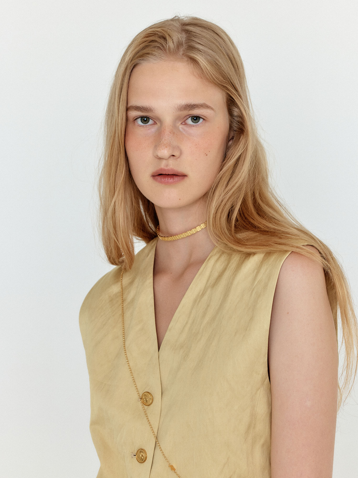 wigiee-logo-long-necklace-gold-eenk