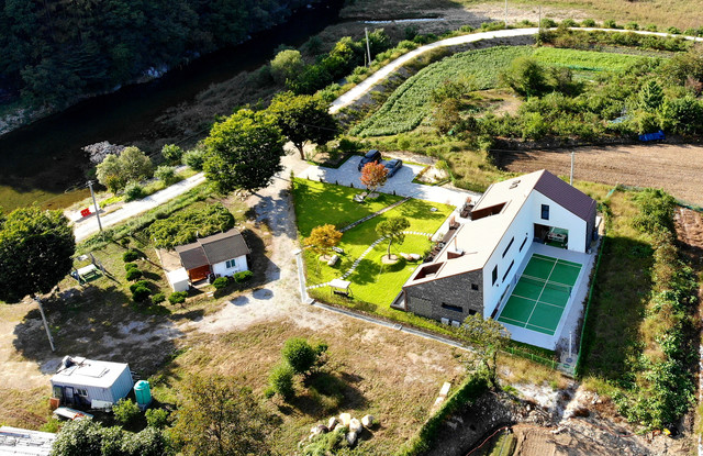 L HOUSE
