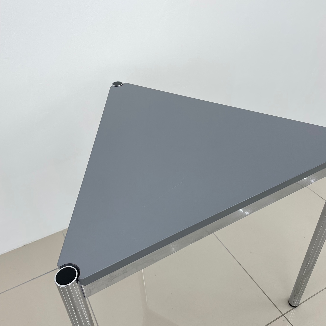 USM Triangle Desk : willyhouse 윌리하우스