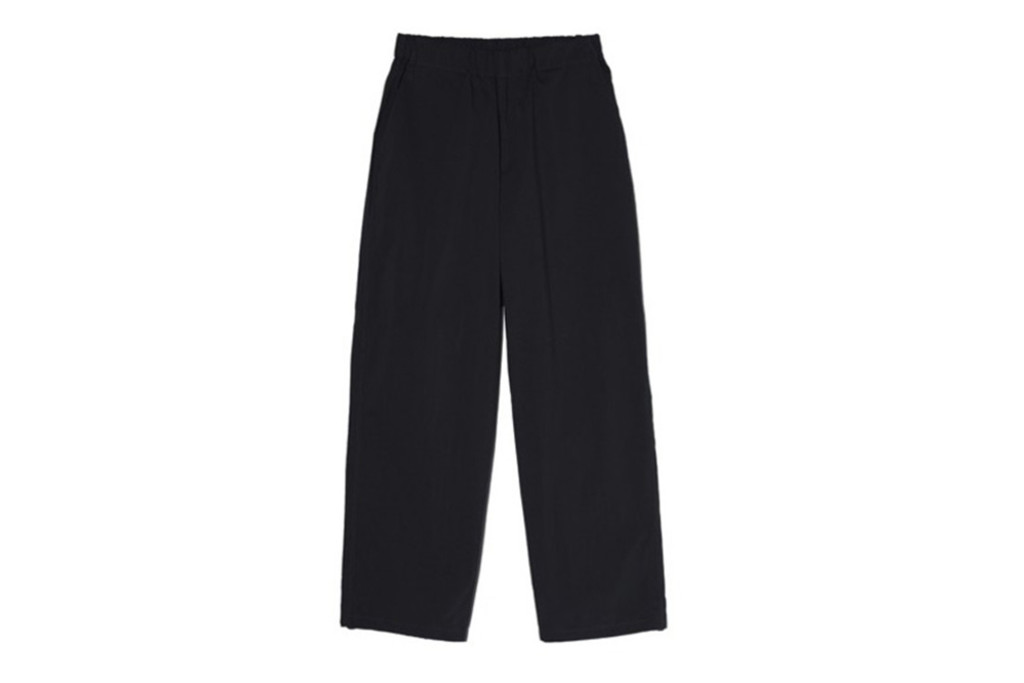 Compact Easy Pants (Black)</br>Price - 79,000