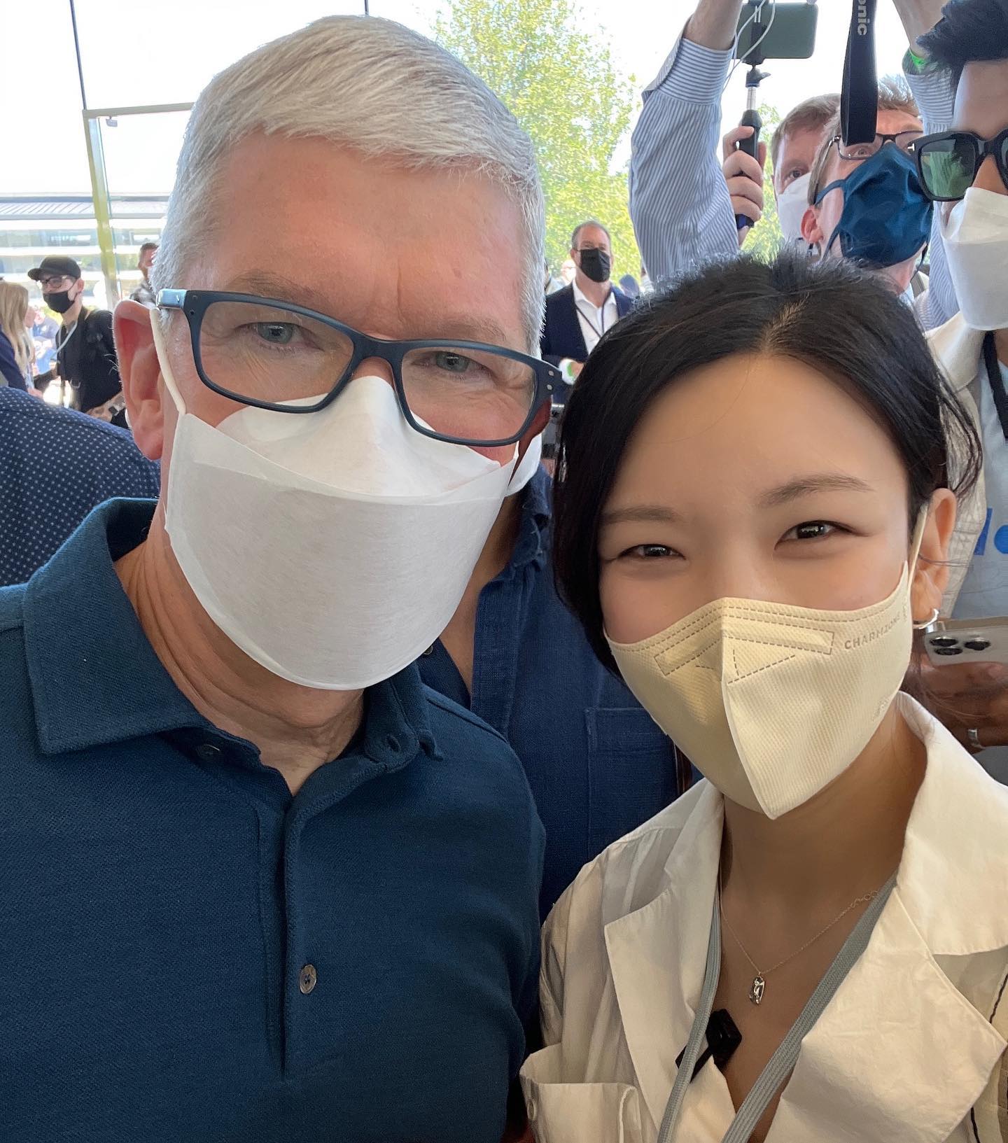 애플 행사에 인플루언서로 초청받은 그녀. 애플 CEO 팀 쿡과 함께.