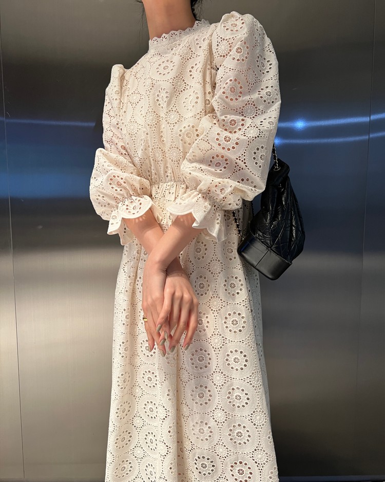 What should I buy in zigzag? | summer fashion formula = White Punching Dress, White Embroidery Blouse, white flower blouse