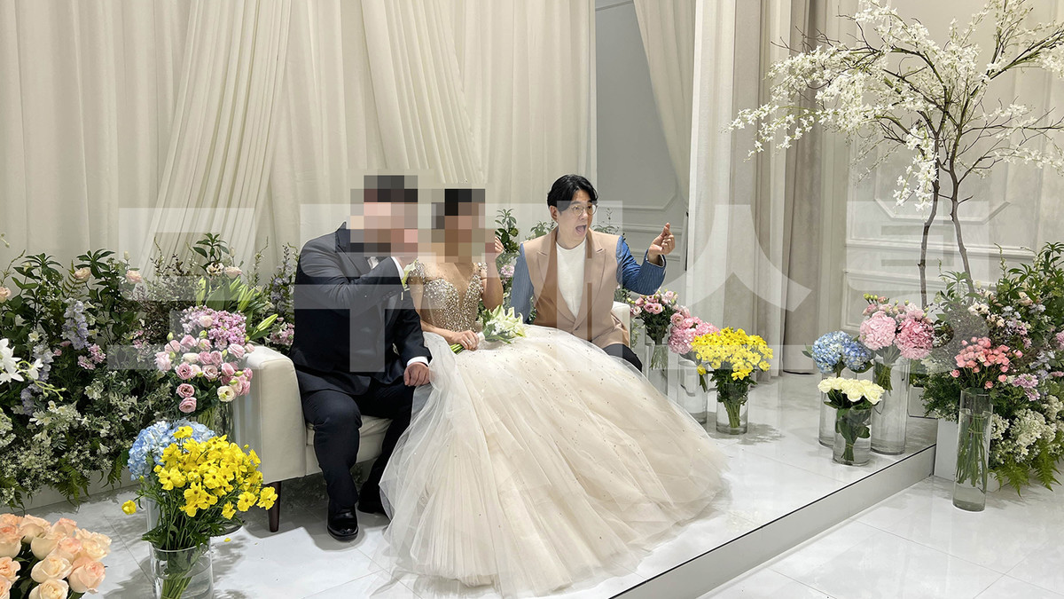 개그맨 박성호섭외 인천 아레나파크웨딩 결혼식사회, 축가 <모두캐스팅> : 모두캐스팅” style=”width:100%” title=”개그맨 박성호섭외 인천 아레나파크웨딩 결혼식사회, 축가 <모두캐스팅> : 모두캐스팅”><figcaption>개그맨 박성호섭외 인천 아레나파크웨딩 결혼식사회, 축가 <모두캐스팅> : 모두캐스팅</figcaption></figure>
</div>
<p>Article link: <strong><a href=