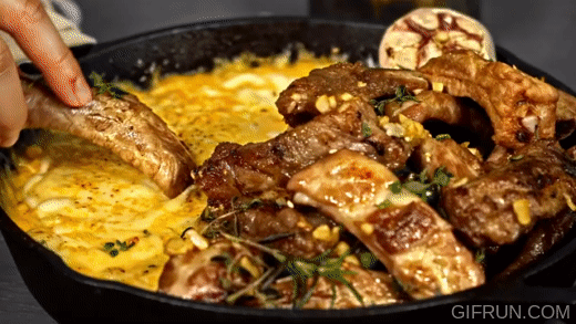 설화공작소는 맛과 이야기를 함께 써내려 가고 있습니다.