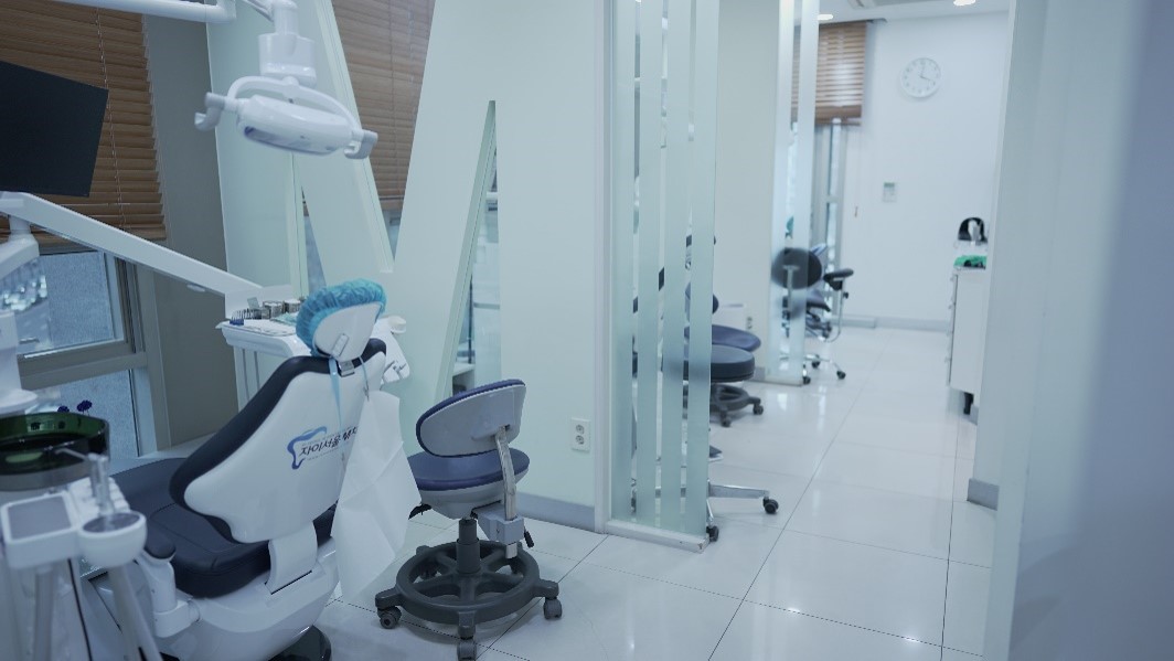 <h5 style="margin-left:10px; color:#fff;">진료실</h5>