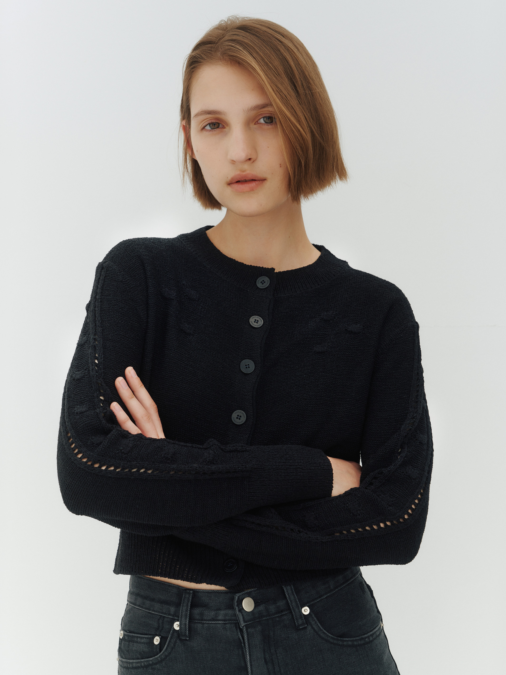 joshua-emboss-cardigan-black-remplacement