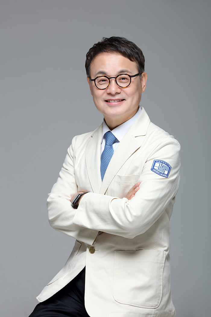 의사 프로필 사진은 병원 매출에 영향을 미칠 수 있습니다.