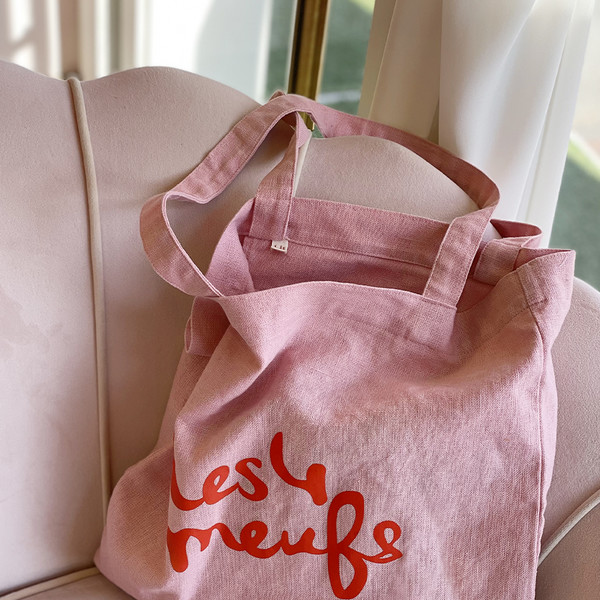 Breastfeeding with an SNS Tote Bag