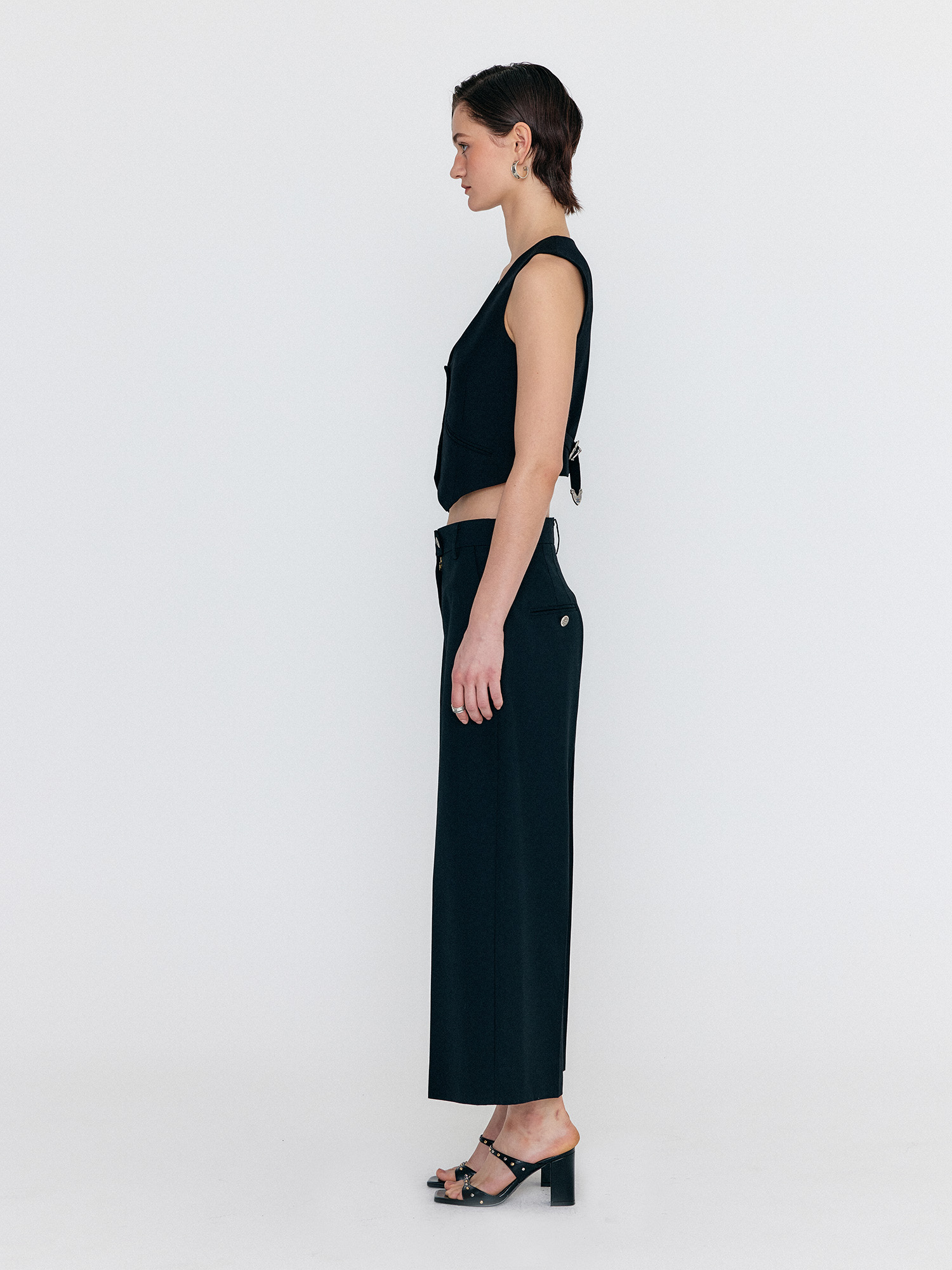 wemma-ankle-length-pants-black-eenk