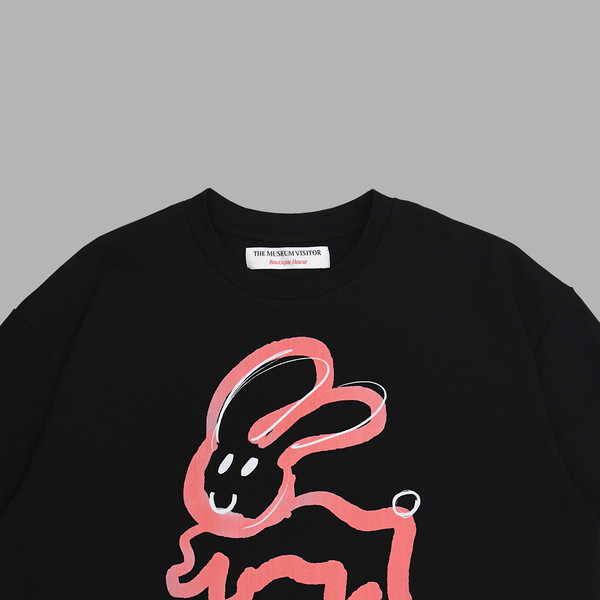 RABBIT PRINTED T-SHIRTS (BLACK) : THE MUSEUM VISITOR