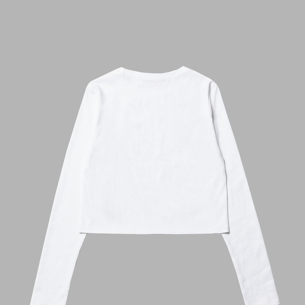 CRAYON ART PRINTED CROP LONG SLEEVE (WHITE) : THE MUSEUM VISITOR