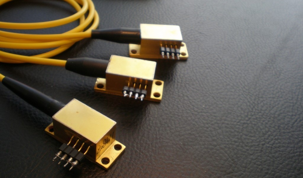 808nm 4W Fiber Coupled Laser Diode MMF : 옵틱클라우드 | Opticcloud