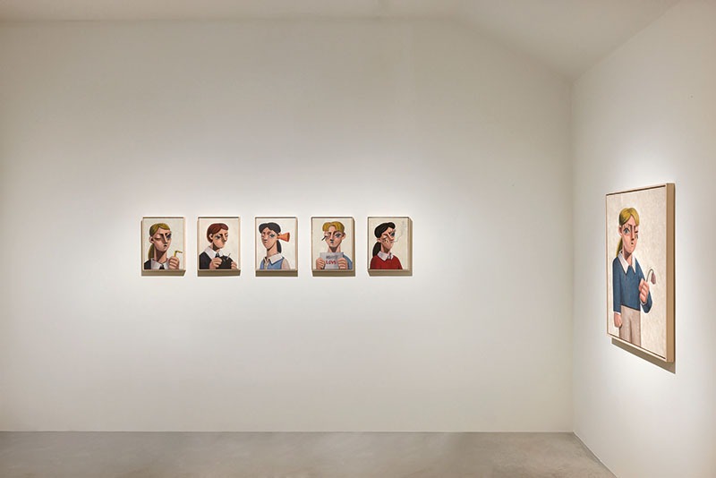 <h6 style="font-weight:bold">무한한 세계로</h6><p style="font-size:12px; color:rgba(255,255,255,0.7);">국제갤러리에서 진행 중인 이우환의 개인전 <Lee Ufan>은 12년 만에 국내 관람객에게 공개하는 전시다.  두 개의 돌이 만나고 있는 듯한 올해의 신작 ‘Relatum–The Kiss(2023)’를 비롯해 돌과 철판의 은유적인 만남을 표현한 ‘Relatum’ 시리즈와 이우환의 유명한 회화 연작 ‘Dialogue’를 연상시키는 드로잉... </p>