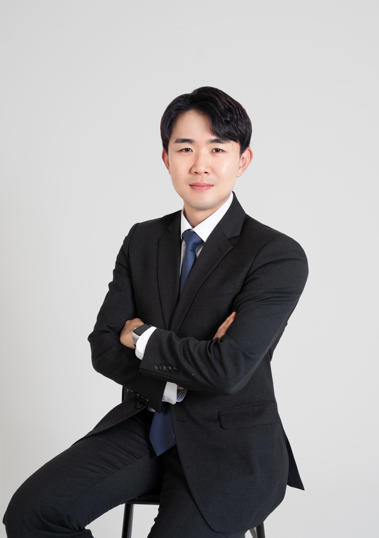 <p style="background-color: rgba(34, 34, 34, 0.15);padding:15px; "><span style="font-size: 30px;color:white;text-align:left;">Park Jong-mo</span><span style="font-size: 18px;color:rgba(255, 255, 255, 0.75);text-align:left;">  Lawyer</span></span></p>