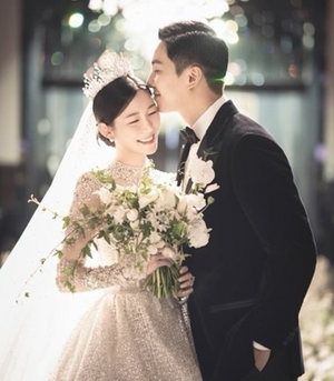 Singer and actor Lee Seung-gi and actor Lee Da-in. photo | Provided by Human Maid
