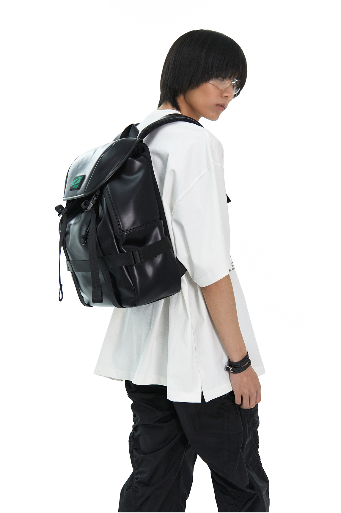 Leather rubbrer logo backpack [black] : 더 아이덴티티 프로젝트 LAB