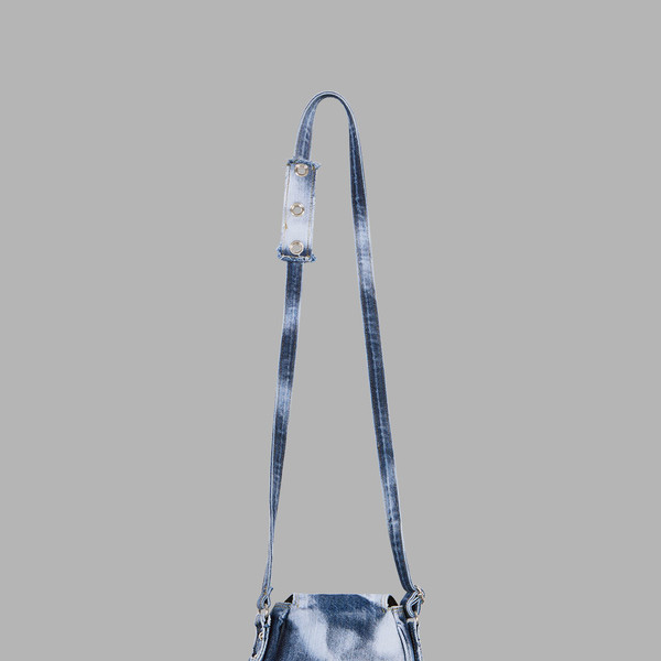 WASHED DENIM MINIBAG (WHITE BLUE) : THE MUSEUM VISITOR