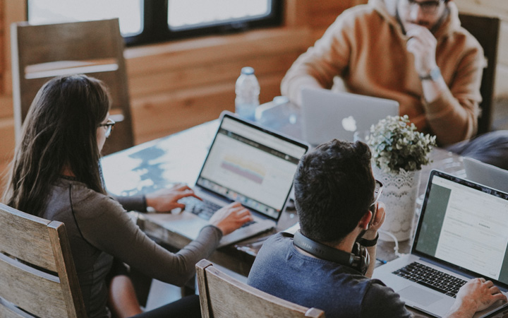 <div style="background:#fff; padding:25px; margin:-15px 0 0; text-align:left;">   <div style="font-size:18px; color: rgb(37, 43, 63); line-height:1.3em;"><strong>BUSINESS TRAVEL<br>     MANAGEMENT</strong></div>   <p style="display:block; margin:10px 0 0; line-height: 1.4;"><span style="font-size: 13px; color: rgb(54, 54, 54);">국내 최고 전문가들에 의한 기업별 맞춤 출장 운영컨설팅, 예약 등 출장 프로세스 운영, 데이터 분석 서비스, 계약 협상 대행</span></p> </div>