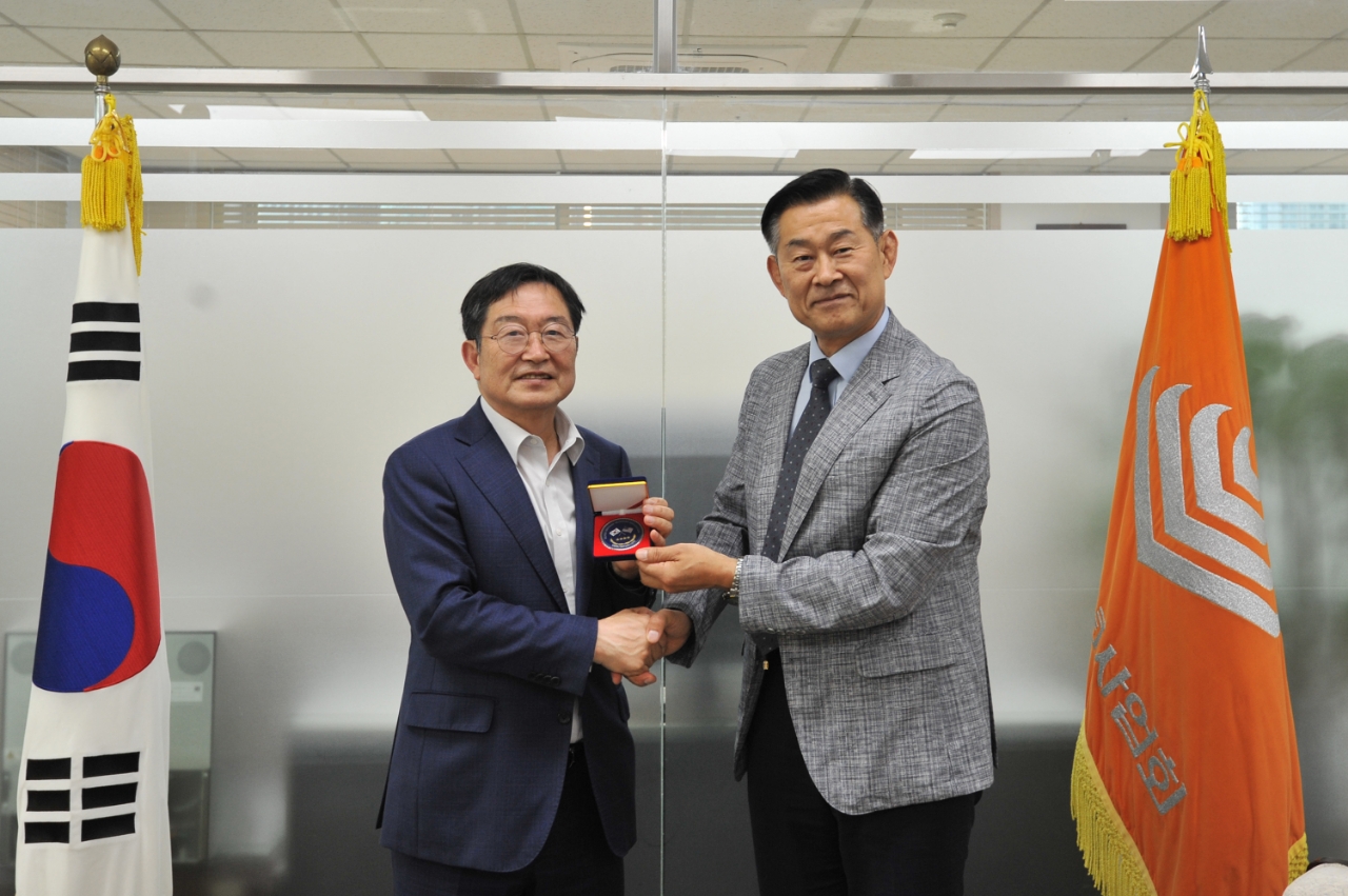 전쟁기념사업회장  접견 (5.31)