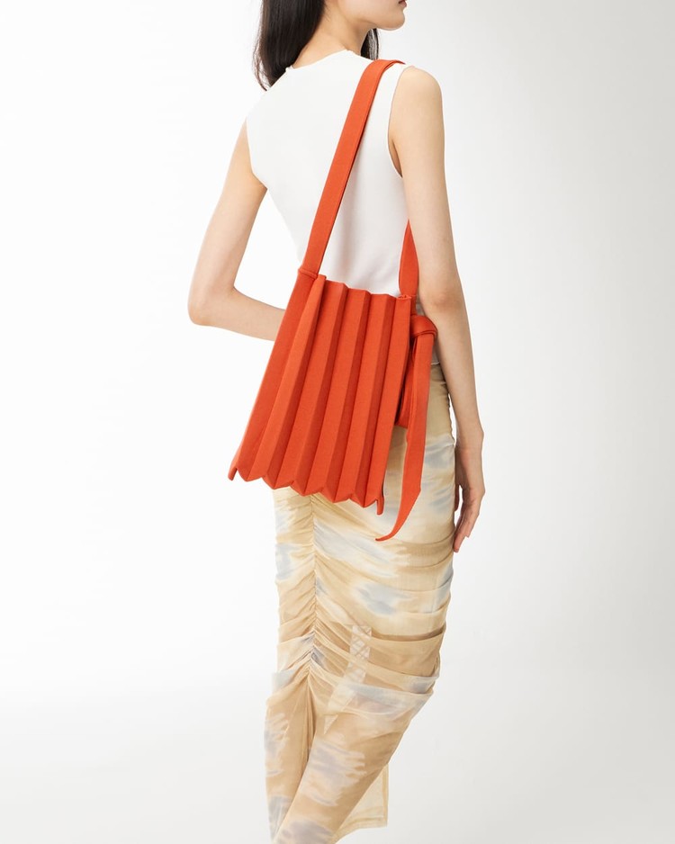 Issey miyake trunk pleats bag 2020 hot sale